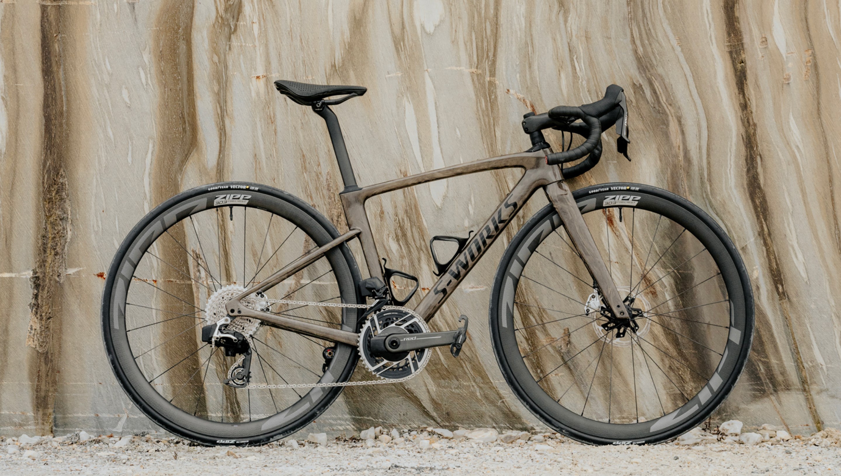 An all-road bike with a 2x eTap AXS drivetrain